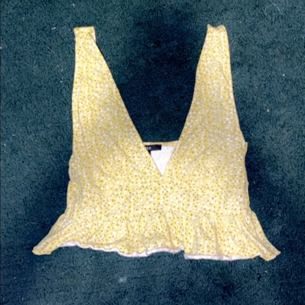SUPER FUN yellow floral tanktop from forever 21